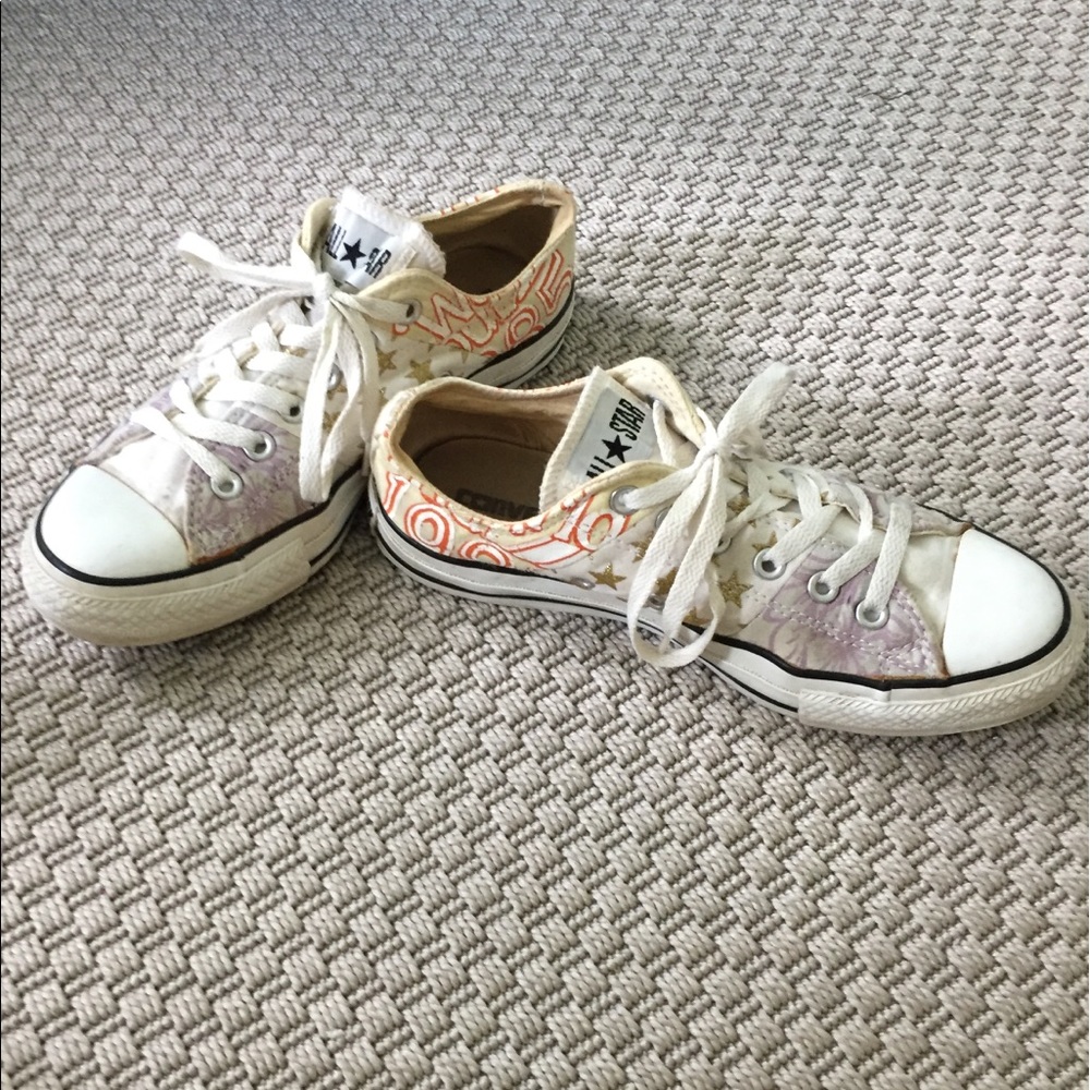 multi patterned low top converse